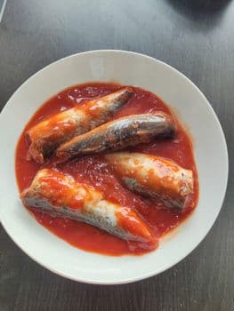425g canned sardine with tomato sauce End Of Life EOL Net Weight 425g Drained Weight 235g Container Type LITHO CAN Carton Load 1880 - Fujian Yunshang Food Co.,ltd - China