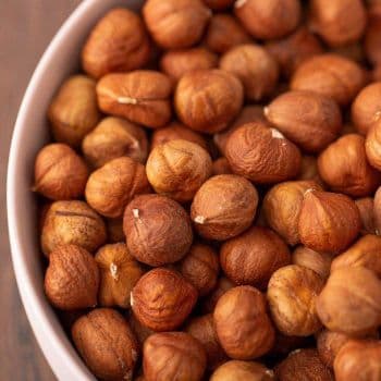 Best selling hazelnut nuts in bulk raw roasted blanched or in shell premium product with fast global shipping and low MOQ - Carla Pisselli Commercio - Brazil