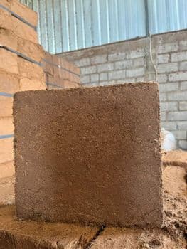 Coco Peat Block Weight (kg) 5kgs Type Low EC < 0,6ms Size 30x30x10 (-+5cm) Max. Moisture (%) 10 - 12 - PT. Daleo Trans Global - Indonesia