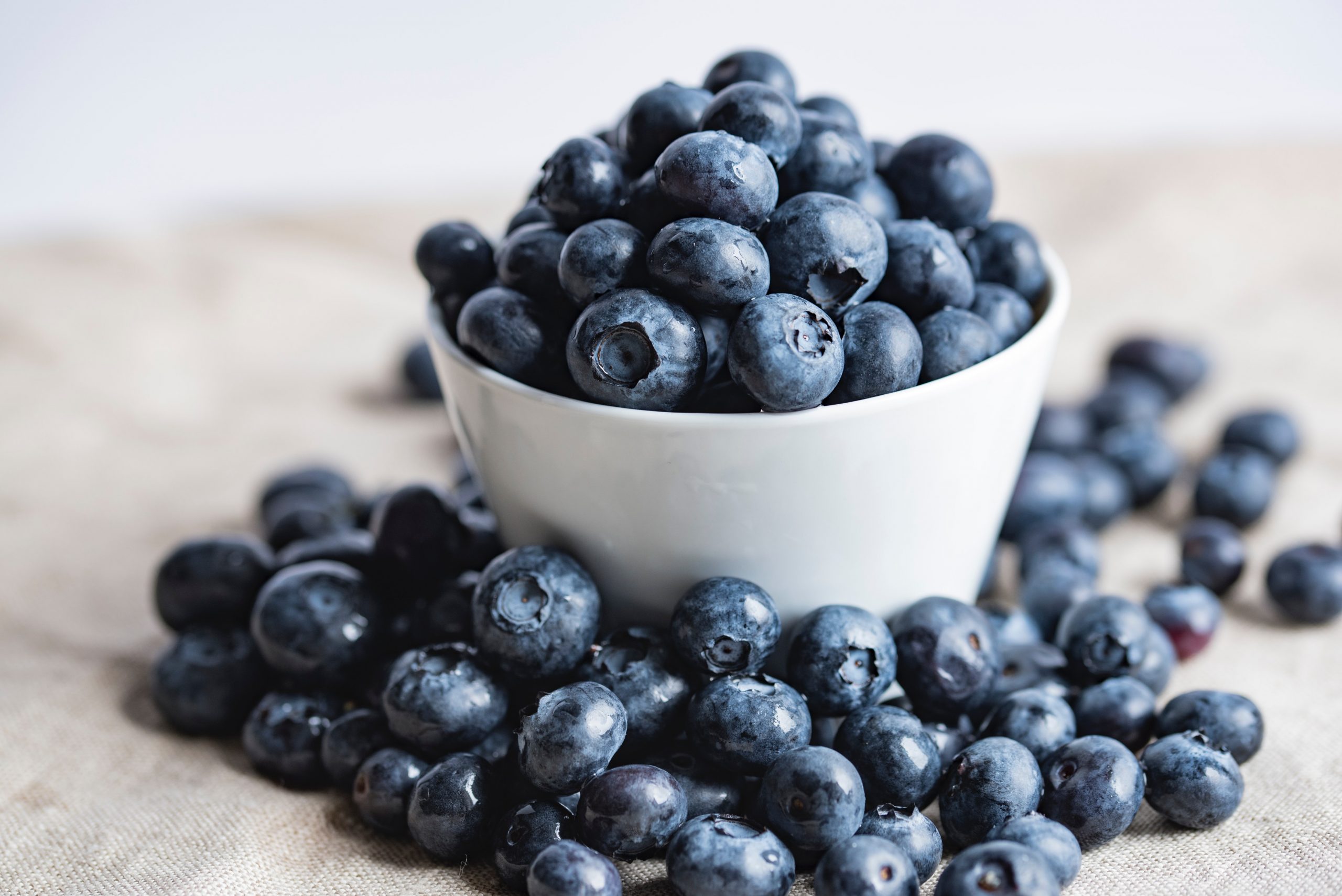 joanna-kosinska-4qujjbj3srs-unsplash-scaled-1 Frozen Blueberries: The Nutritional Powerhouse Transforming Global Food Markets